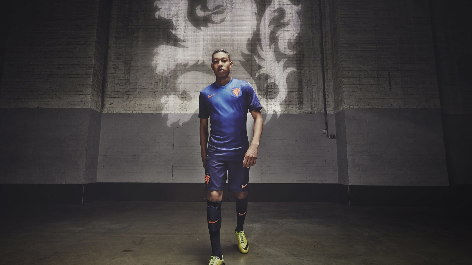 当马赛蓝遇见蓝黑军团，姆巴佩的非欧冠之夜如何重新定义比赛艺术