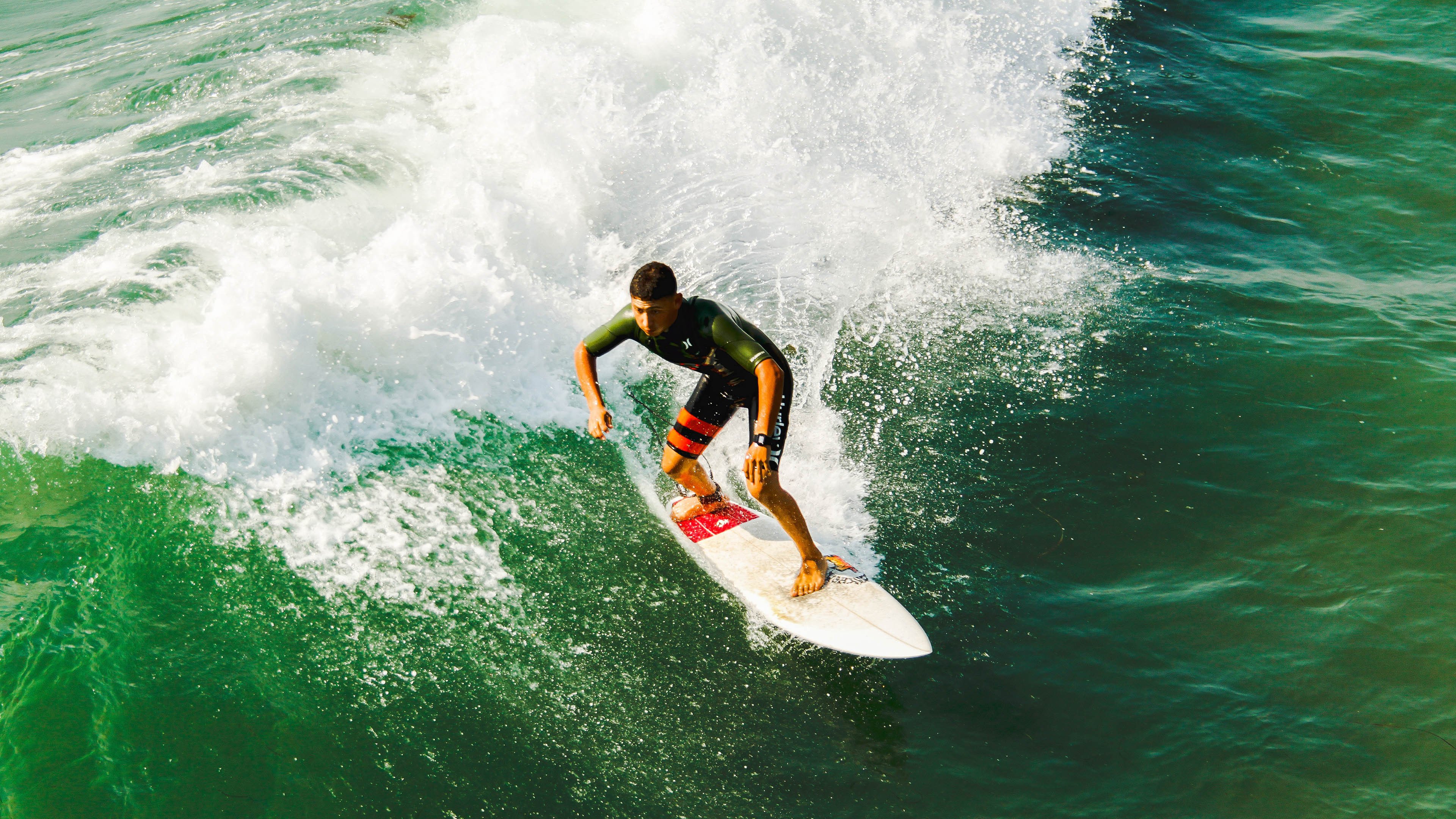 当坚韧遇上天赋，波兰黑马力克葡萄牙，奥恰洛夫一球惊天下